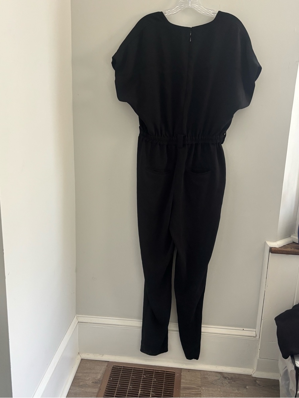 DKNY Black Short-Sleeve V-Neck Elastic-Waist Jumpsuit - Picture 3 of 13